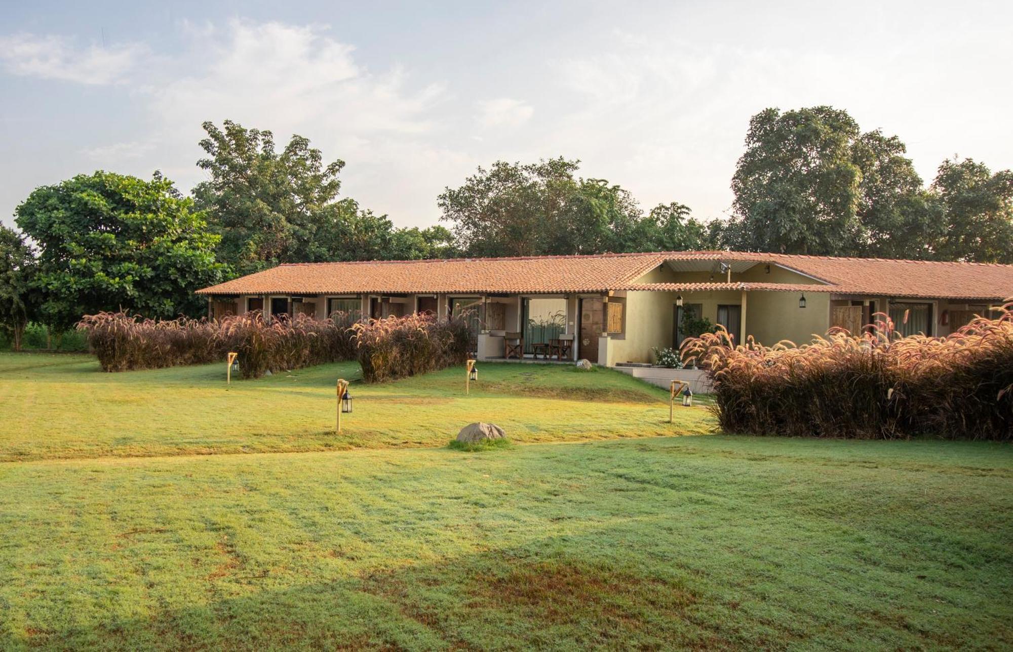 Asiatic Lion Lodge Sasan Gir Esterno foto